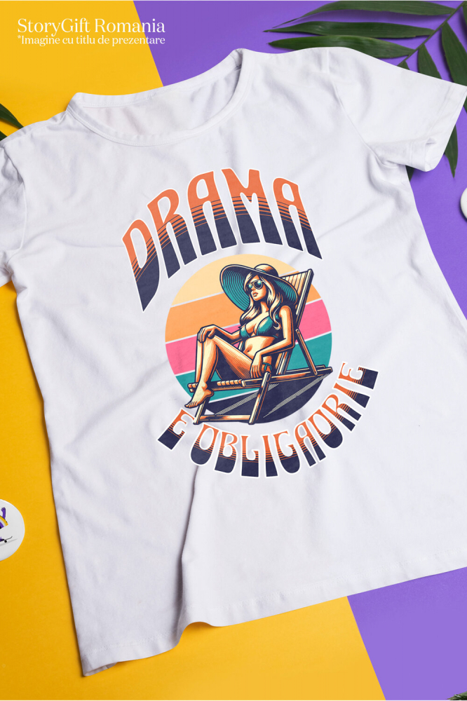 Tricou Femei, Barbati, Copii, Fata, Baiat, Unisex Personalizat Femeie pe Șezlong cu Pălărie și Ochelari de Soare - Cadou Personalizat Vacanță și Relaxare [3]