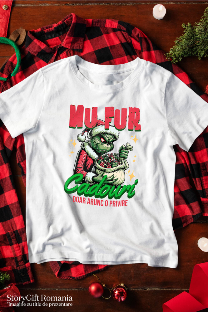 Tricou Femei, Barbati, Copii, Fata, Baiat, Unisex Personalizat Grinch în Costum de Moș Crăciun cu Sac de Cadouri – „Doar Arunc o Privire” pentru un Crăciun Amuzant [3]