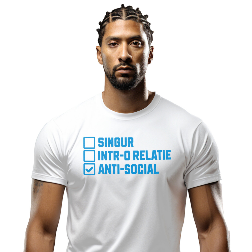 Tricou Femei, Barbati, Copii, Fata, Baiat, Unisex Personalizat „Singur într-o relație” – Mesaj Anti-Social cu Glume despre Anxietate și Oameni [1]