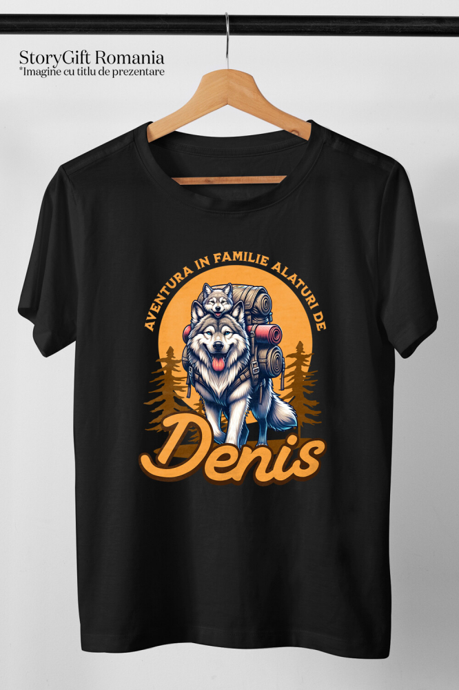 Tricou Femei, Barbati, Copii, Fata, Baiat, Unisex Personalizat „Lup Sălbatic și Pui Cu Rucsac de Aventură – Cadou Personalizat pentru Familii și Călătorii în Natură” [3]