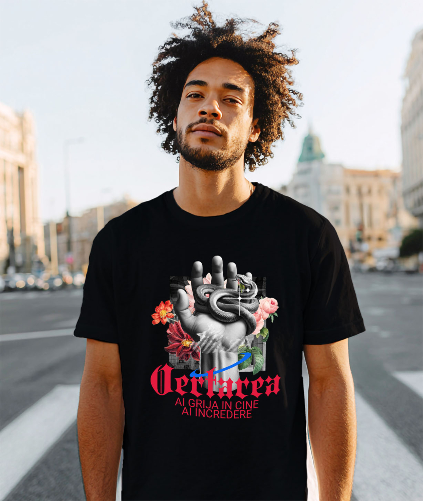 Tricou Femei, Barbati, Copii, Fata, Baiat, Unisex Personalizat Mână Umană cu Șarpe Periculos și Flori Colorate – Cadou Personalizat „Iertarea – Ai Grijă în Cine Ai Încredere” [2]