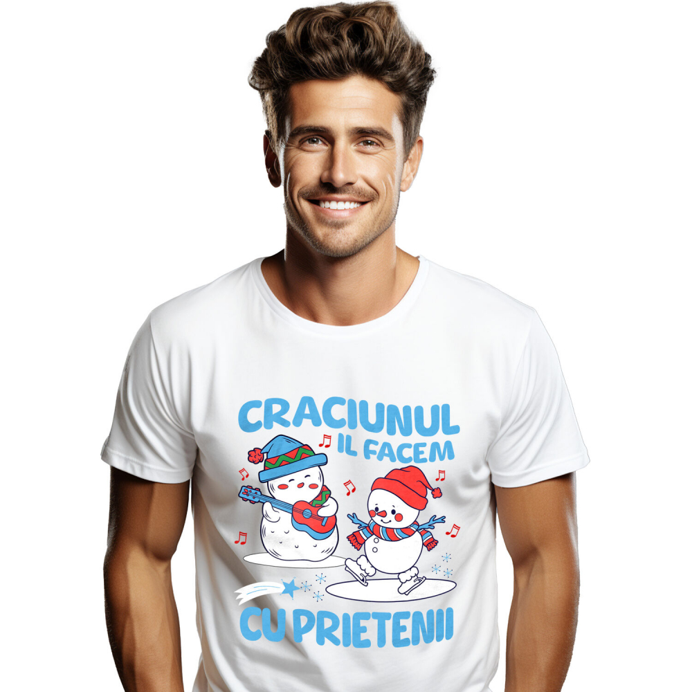 Tricou Femei, Barbati, Copii, Fata, Baiat, Unisex Personalizat Crăciun cu prietenii – Cadouri personalizate cu oameni de zăpadă, patinaj și cântăreț la chitară [1]