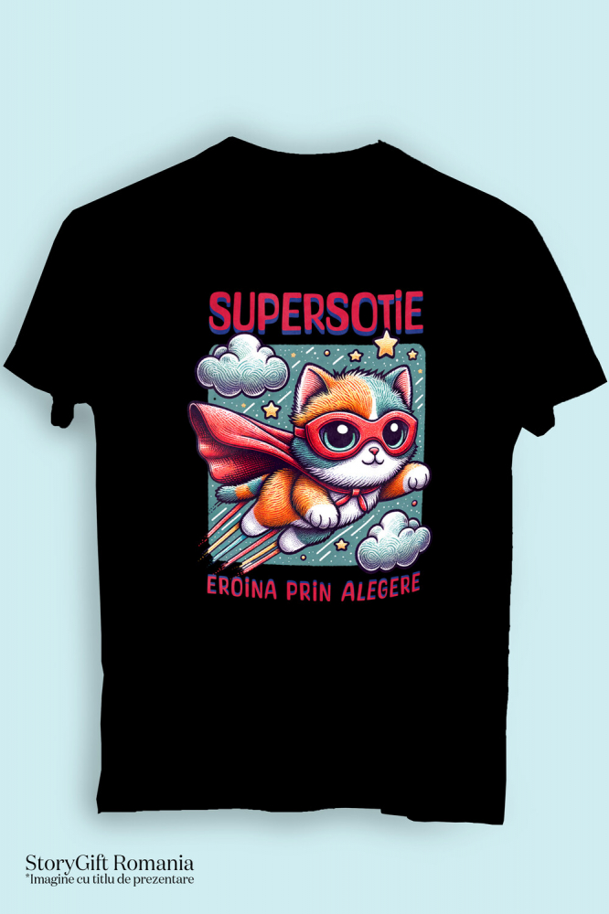 Tricou Femei, Barbati, Copii, Fata, Baiat, Unisex Personalizat Pisica Cu Masca Si Pelerina Rosie În Zbor – Cadou Personalizat „Super Sotie Eroina Prin Alegeri” [3]
