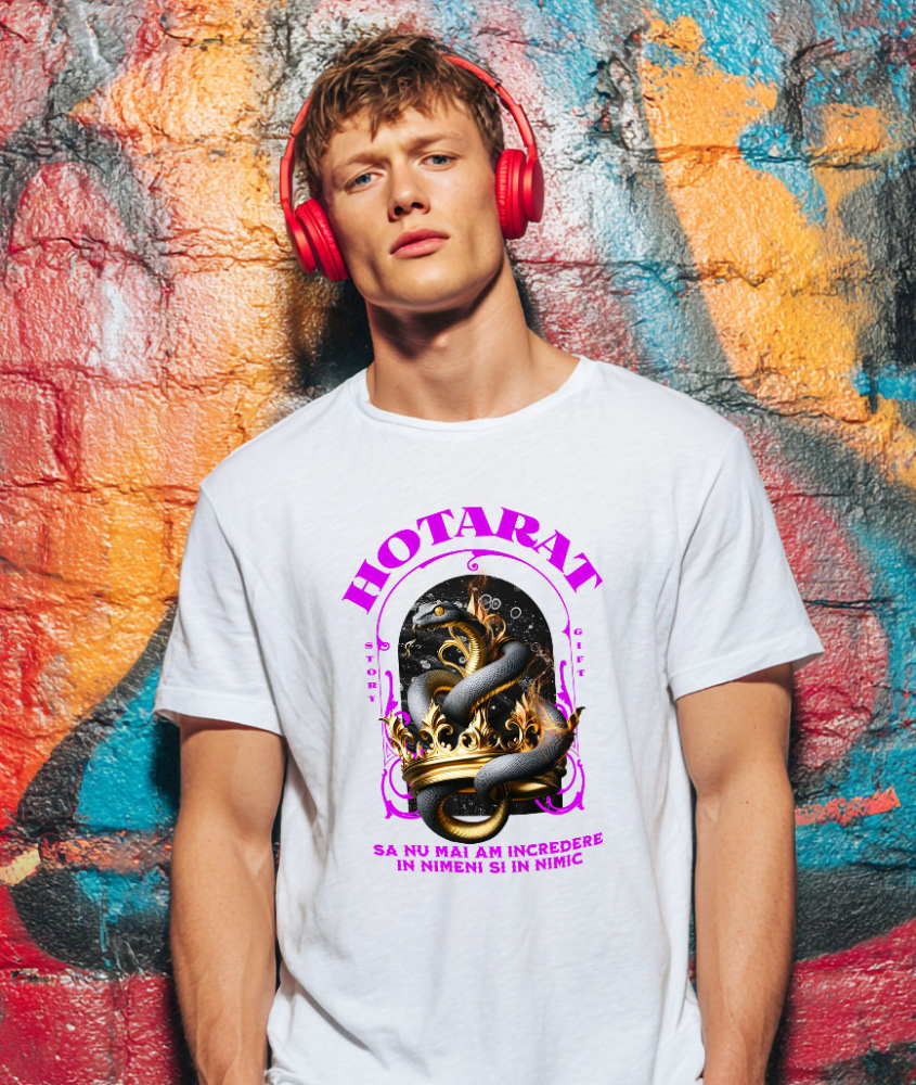 Tricou Femei, Barbati, Copii, Fata, Baiat, Unisex Personalizat „Portret Șarpe Regal Cu Ochi De Aur – Cadou Personalizat „Hotărât Să Nu Mai Am Încredere”” [2]