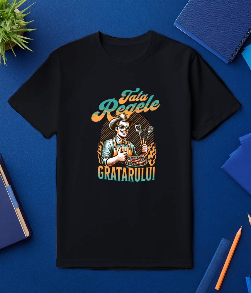 Tricou Femei, Barbati, Copii, Fata, Baiat, Unisex Personalizat Cadou personalizat pentru tata – Pălărie, ochelari, papion și instrumente pentru grătar – „Tata Regele” [3]