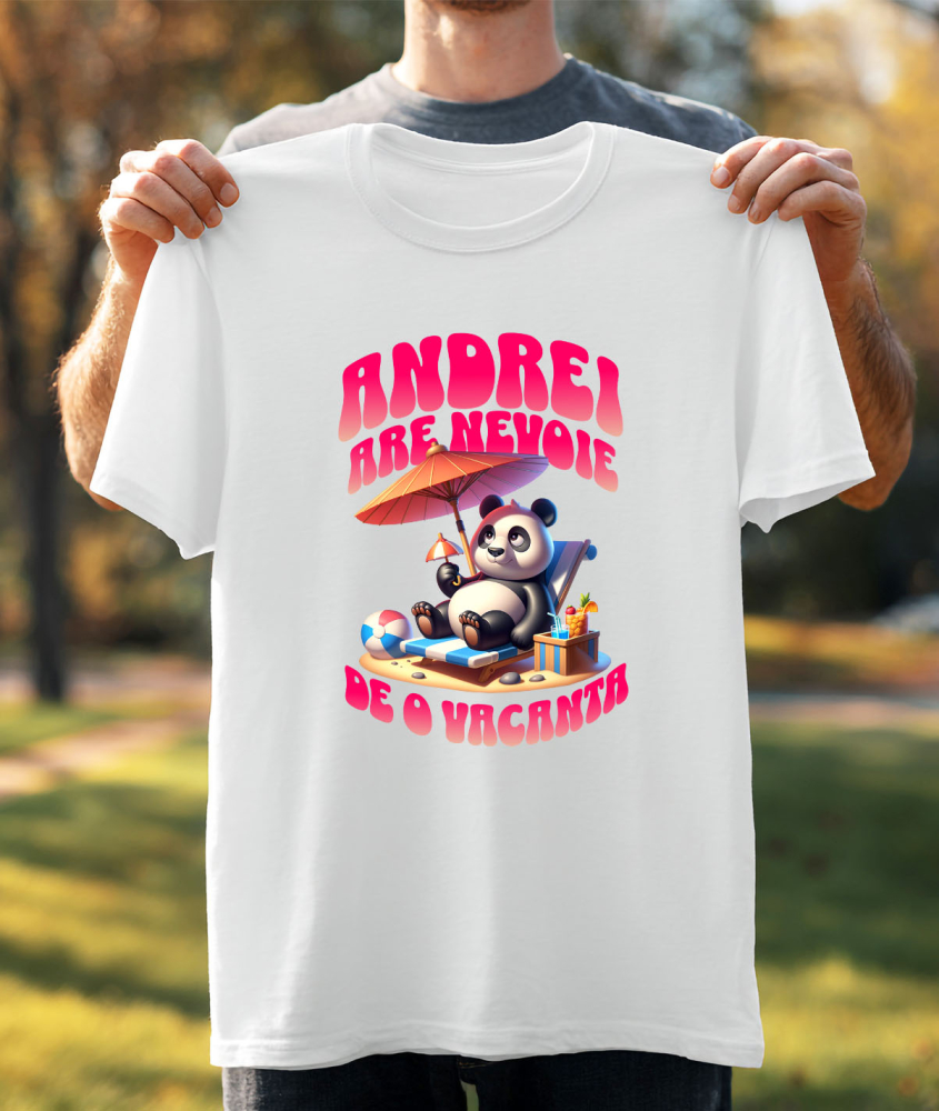 Tricou Femei, Barbati, Copii, Fata, Baiat, Unisex Personalizat "Produse personalizate pentru vacanță – Urs panda pufos pe plajă cu text 'Andrei are nevoie de o vacanță'" [3]
