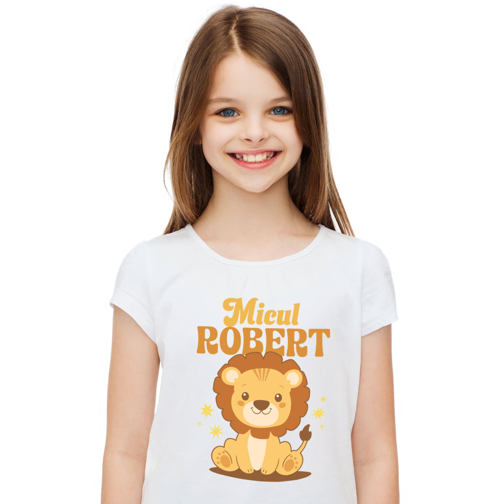 Tricou Femei, Barbati, Copii, Fata, Baiat, Unisex Personalizat Leu Vesel Animat pentru Copii – „Micul Robert” – Cadou Personalizat pentru Băieți și Copii [2]