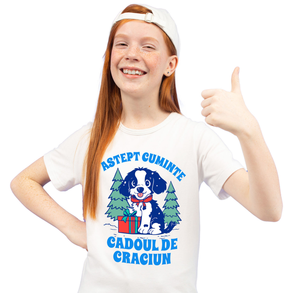 Tricou Femei, Barbati, Copii, Fata, Baiat, Unisex Personalizat Tricou Personalizat Crăciun – Câine Lângă Brad | Cadou Haios [1]