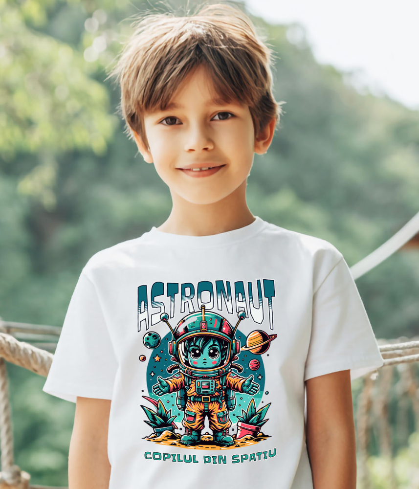 Tricou Femei, Barbati, Copii, Fata, Baiat, Unisex Personalizat Copil în Costum de Astronaut – Cadou Personalizat pentru Copii și Familie [4]