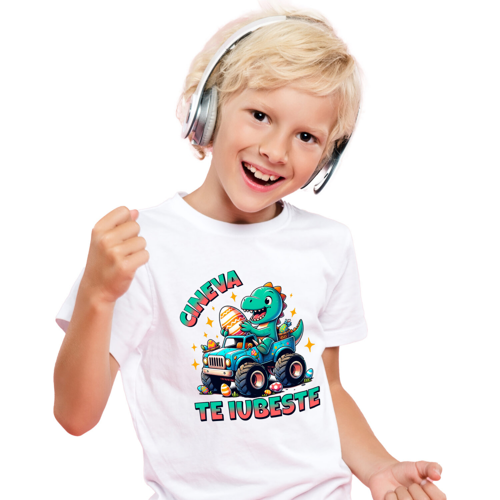 Tricou Femei, Barbati, Copii, Fata, Baiat, Unisex Personalizat "Dinozaur Vesel în Mașină de Teren cu Oua Colorate – Cineva te Iubește, Cadou Paște" [2]