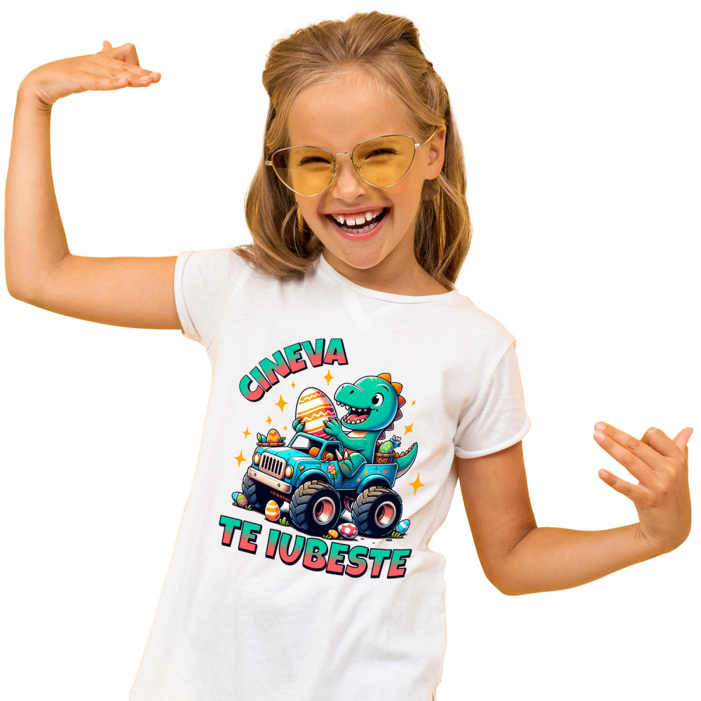 Tricou Femei, Barbati, Copii, Fata, Baiat, Unisex Personalizat "Dinozaur Vesel în Mașină de Teren cu Oua Colorate – Cineva te Iubește, Cadou Paște" [1]