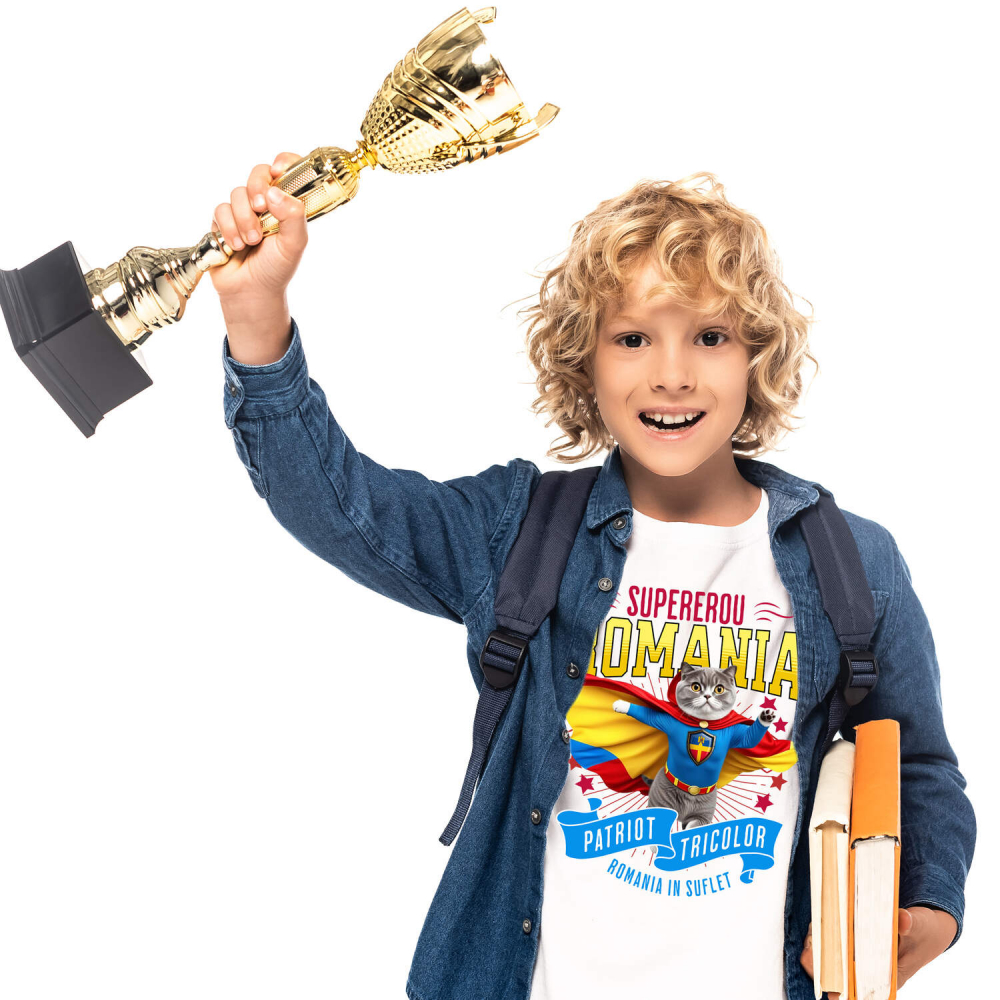 Tricou Femei, Barbati, Copii, Fata, Baiat, Unisex Personalizat Pisica Scottish Fold în Costum de Căpitan România – Cadou Personalizat pentru Iubitorii de Pisici [1]