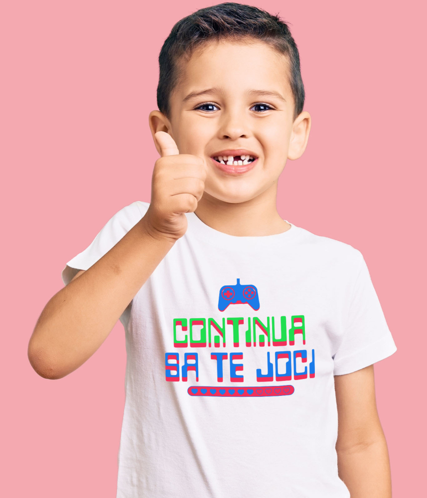 Tricou Femei, Barbati, Copii, Fata, Baiat, Unisex Personalizat Manetă PS cu Text „Continuă să te Joci” - Cadou Personalizat pentru Gamers și Iubitori ai Lumei Digitale [4]