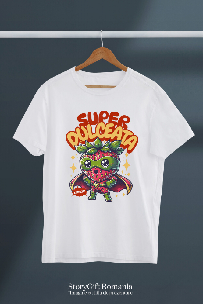 Tricou Femei, Barbati, Copii, Fata, Baiat, Unisex Personalizat Super Erou Căpșună cu Capa Roșie – Cadou Personalizat „Super Dulceață” pentru Copii [3]