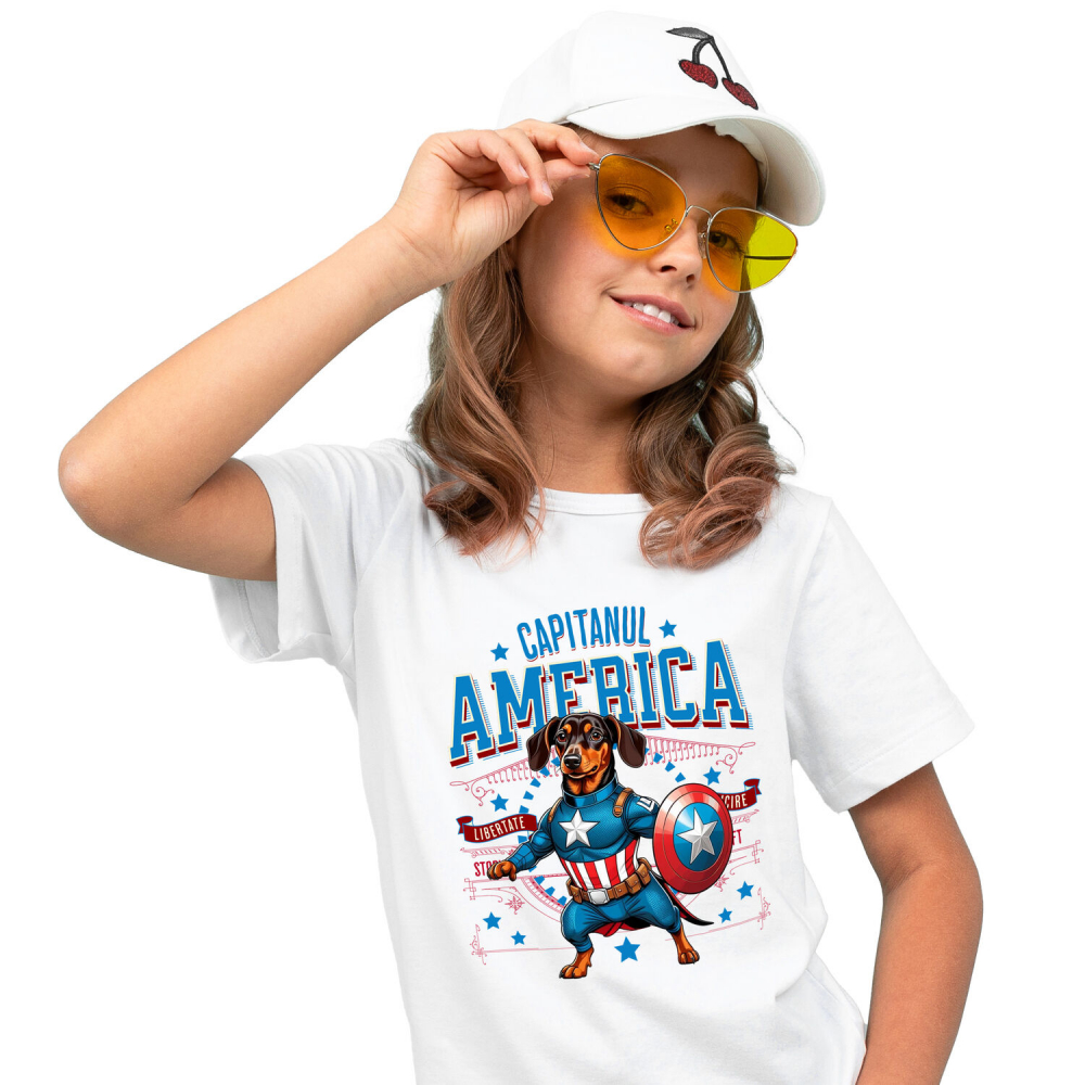Tricou Femei, Barbati, Copii, Fata, Baiat, Unisex Personalizat Teckel în Costum Captain America cu Pelerină - Cadou Personalizat pentru Copii și Iubitorii de Câini [1]