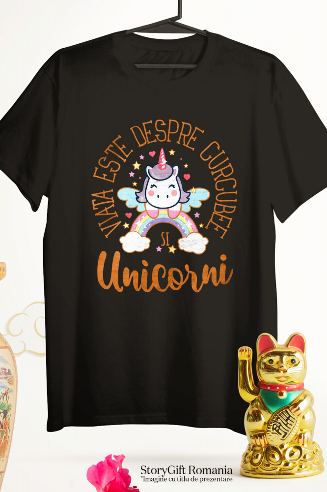 Tricou Femei, Barbati, Copii, Fata, Baiat, Unisex Personalizat Unicorn pe Curcubeu Multicolor – Cadou Personalizat pentru Copii și Familie [3]