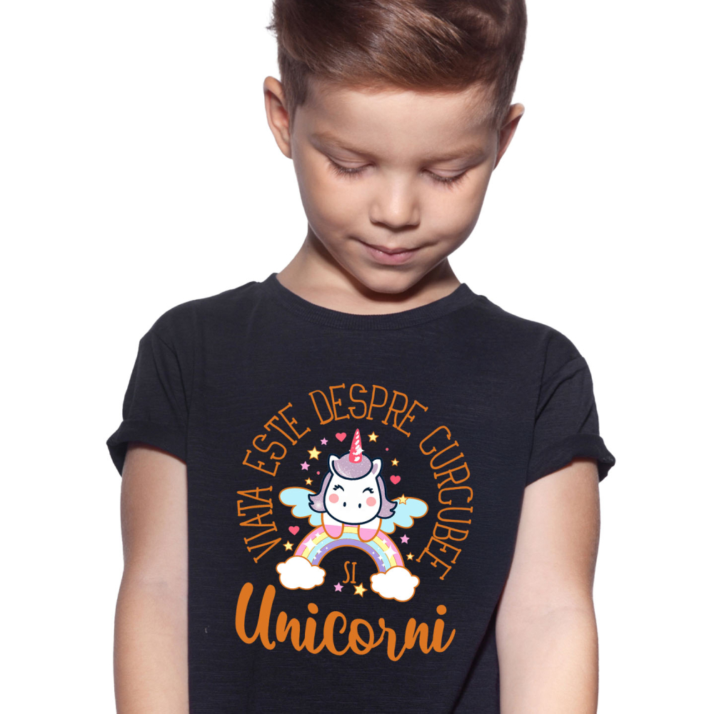 Tricou Femei, Barbati, Copii, Fata, Baiat, Unisex Personalizat Unicorn pe Curcubeu Multicolor – Cadou Personalizat pentru Copii și Familie [2]
