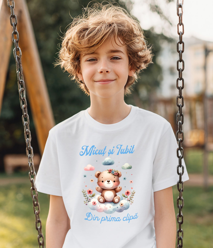 Tricou Femei, Barbati, Copii, Fata, Baiat, Unisex Personalizat Cadou Personalizat „Micuț Și Iubit Din Prima Zi” | Ursuleț De Pluș Maro Pe Norisor [3]