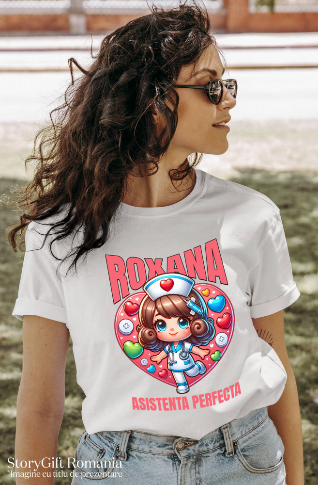 Tricou Femei, Barbati, Copii, Fata, Baiat, Unisex Personalizat Asistentă Medicală în Costum Alb – Design Personalizat Medicină [2]