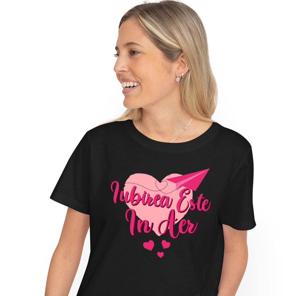 Tricou Femei, Barbati, Copii, Fata, Baiat, Unisex Personalizat Mesaj Romantic „Iubirea este în aer” – Cadou Personalizat de Valentine's Day [1]
