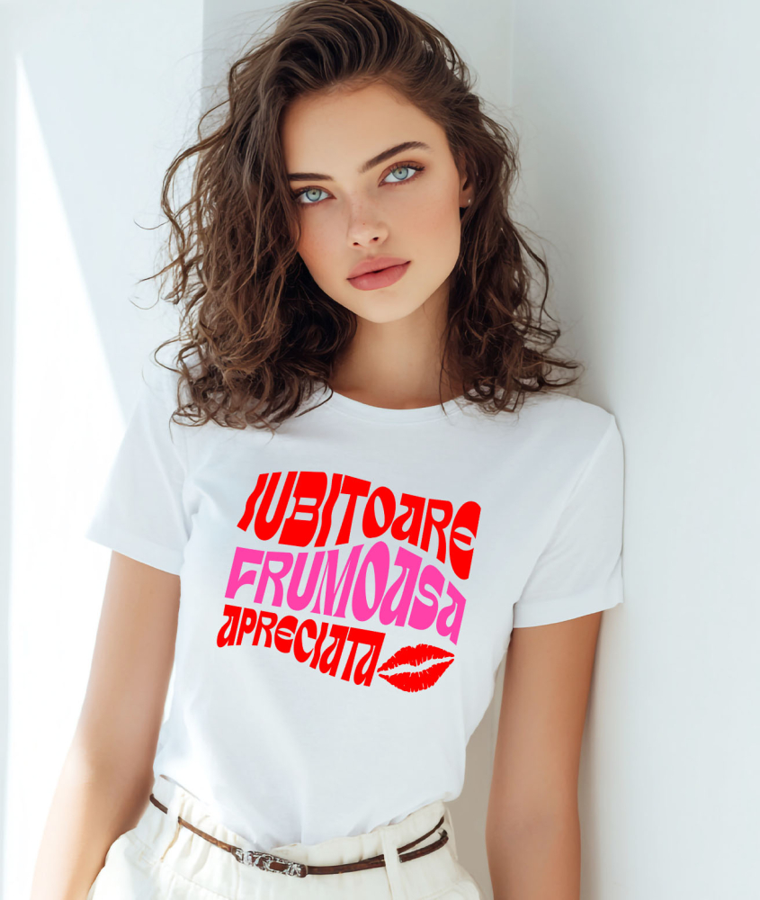 Tricou Femei, Barbati, Copii, Fata, Baiat, Unisex Personalizat Femeie Iubitoare și Fericită - Mesaj Colorat cu Urme de Buze Roșii | Cadouri Personalizate pentru Femei [2]