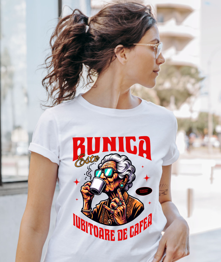 Tricou Femei, Barbati, Copii, Fata, Baiat, Unisex Personalizat „Cana Personalizată „Bunica Cool” – Cadou Ideal pentru Bunica Iubitoare de Cafea” [2]