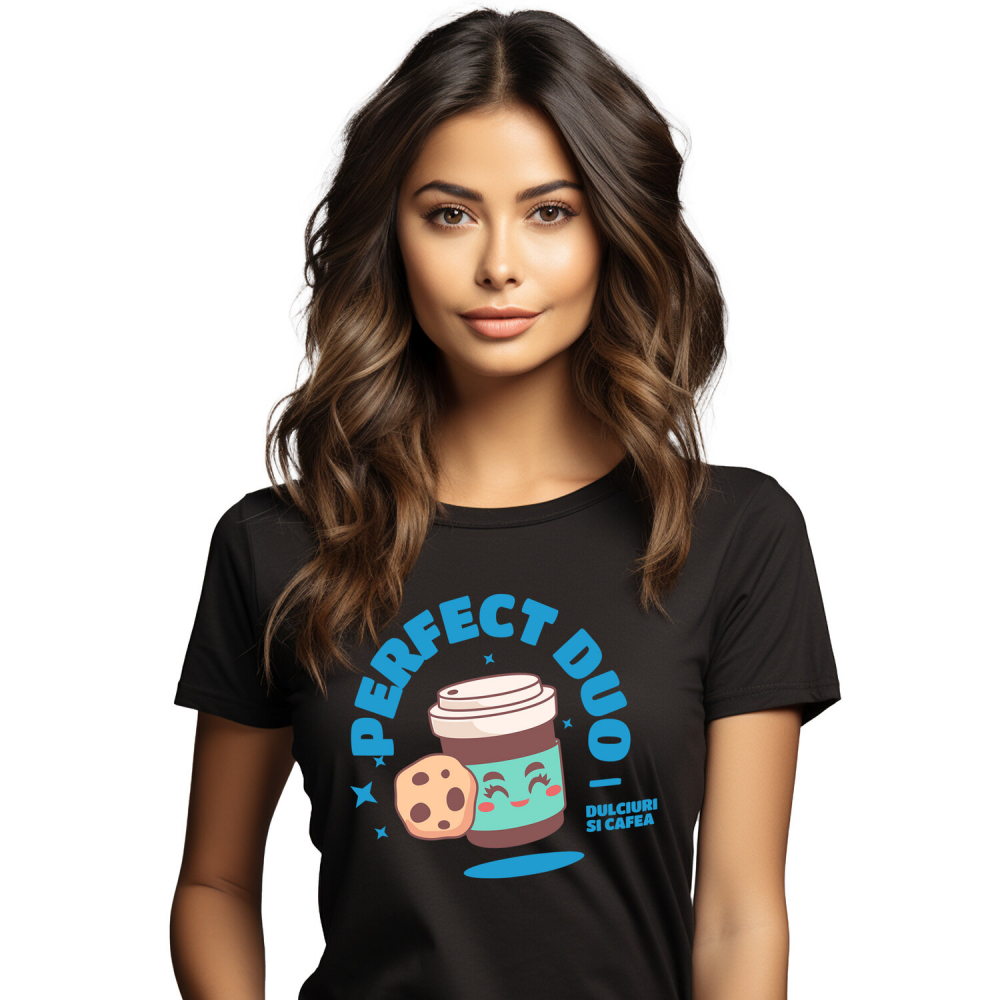 Tricou Femei, Barbati, Copii, Fata, Baiat, Unisex Personalizat „Cuplu Perfect Pahar de Cafea cu Prăjitură 'Perfect Duo' – Cadou Personalizat pentru Familie și Cupluri” [1]