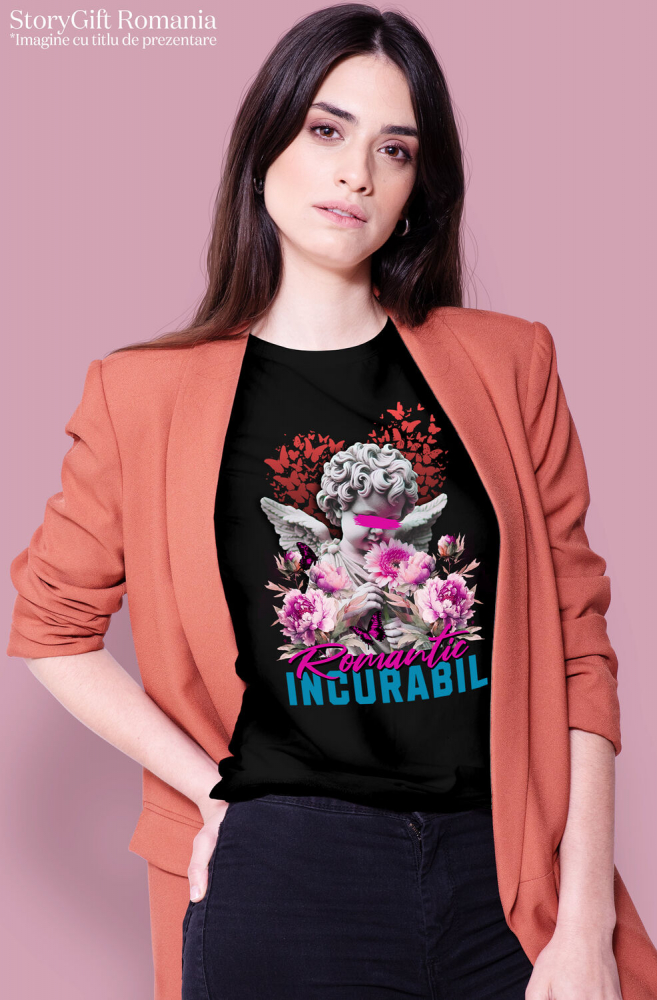 Tricou Femei, Barbati, Copii, Fata, Baiat, Unisex Personalizat Statuie Înger Copil cu Flori Roz și Mesaj „Romantic Incurabil” – Cadou Personalizat [2]