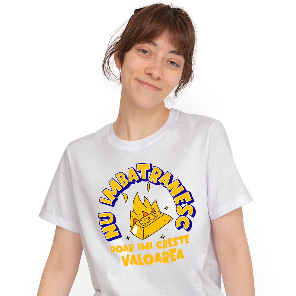 Tricou Femei, Barbati, Copii, Fata, Baiat, Unisex Personalizat Lingou de Aur „Nu Îmbătrânesc, Doar Îmi Crește Valoarea” – Cadou Haios pentru Tati și Prieteni [1]