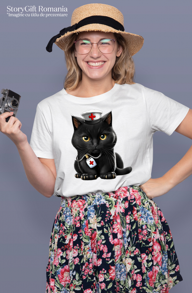 Tricou Femei cu o pisica neagra serioasa, ilustratie, medicina, asistenta medicala, pentru iubitorii de pisici,  cu imprimeu pe Fata, 100% Bumbac, Alb, L [2]