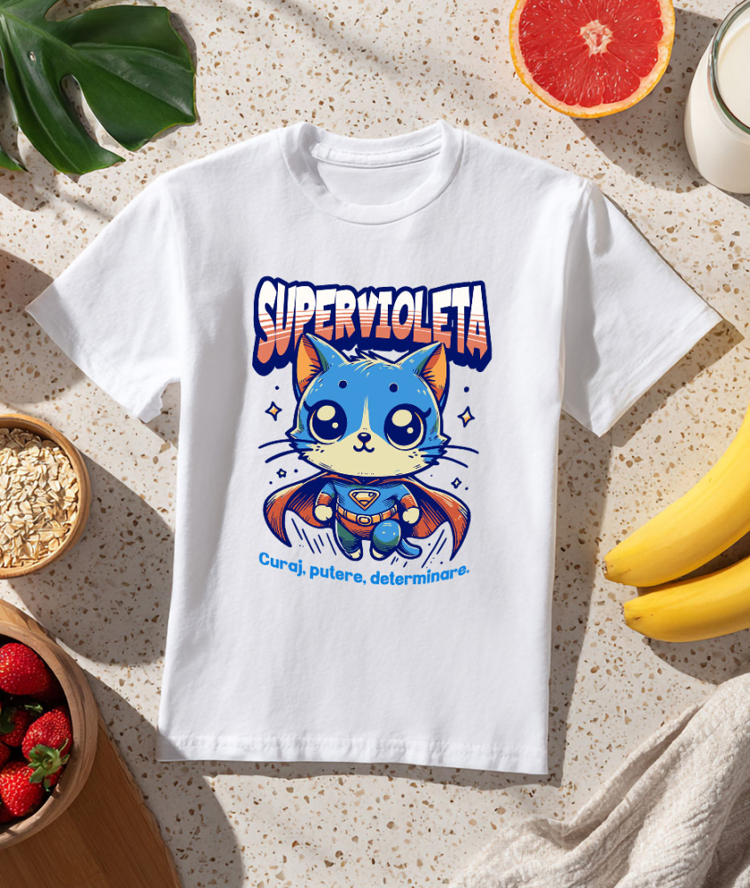 Tricou Femei, Barbati, Copii, Fata, Baiat, Unisex Personalizat Pisica Albastră În Costum De Super Erou – Cadou Personalizat „SuperVioleta Curaj Putere Determinare” [3]