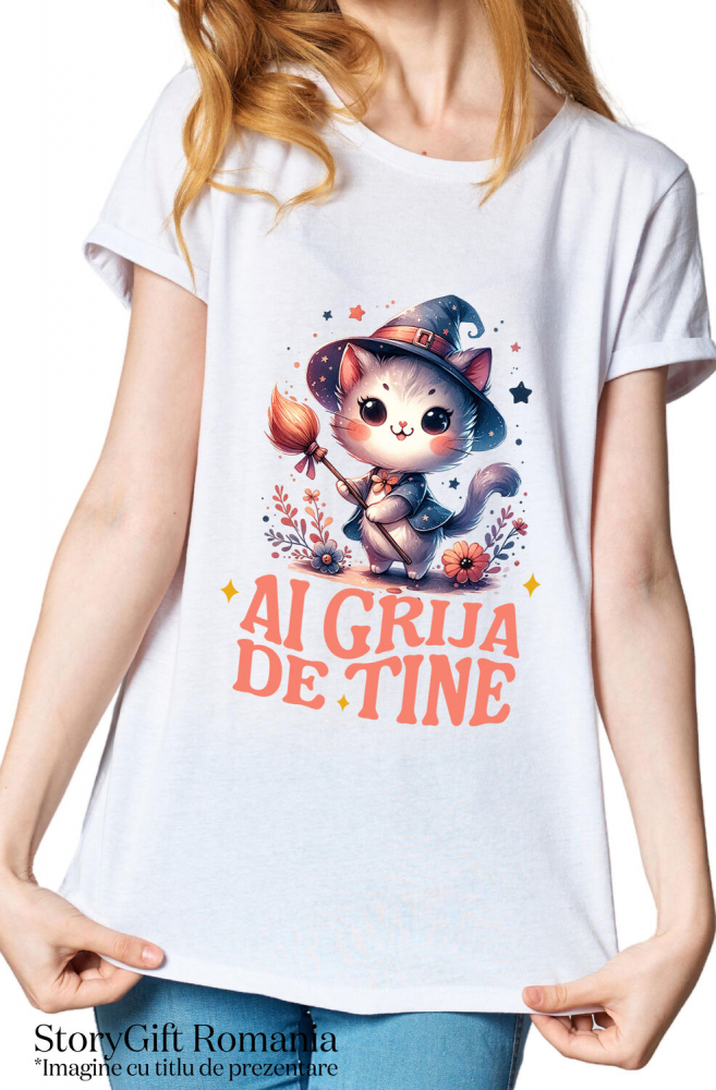 Tricou Femei, Barbati, Copii, Fata, Baiat, Unisex Personalizat Pisica Pufoasă cu Mătura de Vrăjitoare | Cadou Halloween Adorabil [2]