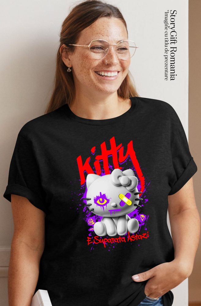 Tricou Femei, Barbati, Copii, Fata, Baiat, Unisex Personalizat Pisica Stil Hello Kitty Albă Cu Plasturi La Ochi – Cadou Personalizat „Kitty Supărată Astăzi” pentru Iubitorii De Pisici și Hello Kitty [2]
