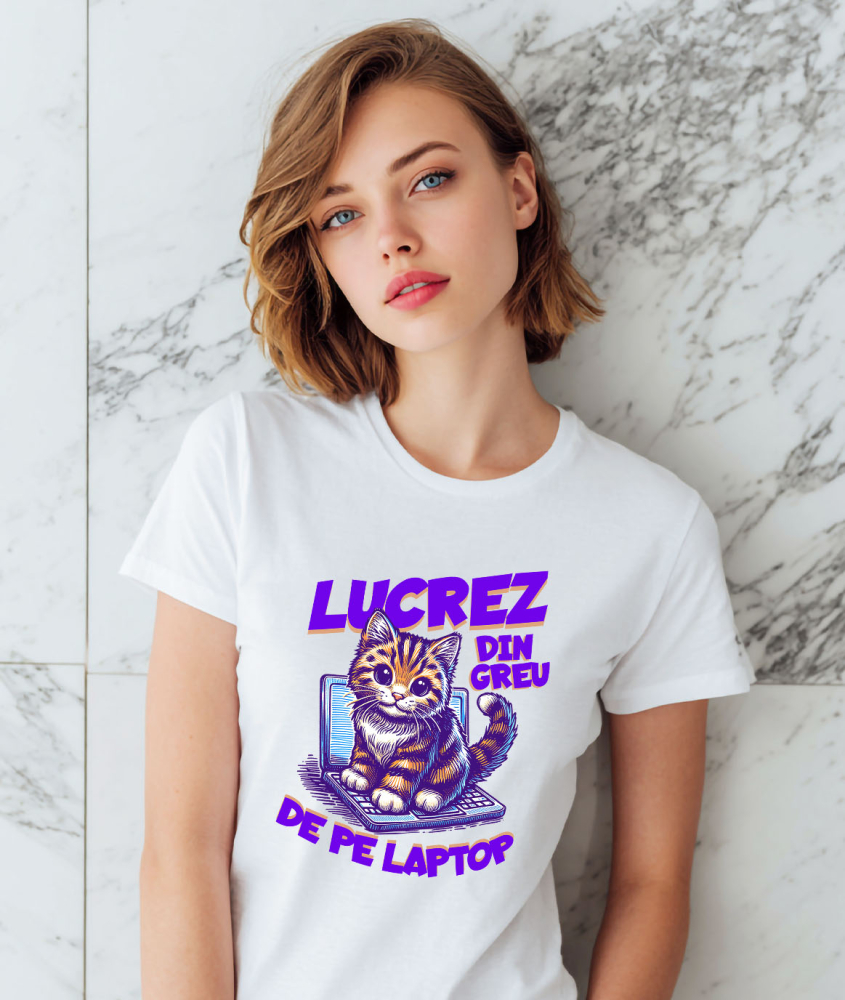 Tricou Femei, Barbati, Copii, Fata, Baiat, Unisex Personalizat Pisică Veselă pe Laptop – Work From Home cu Animale Blănoase [2]