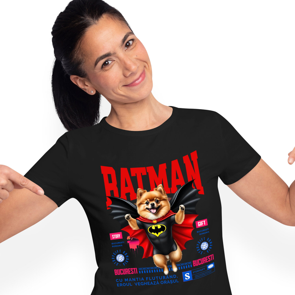 Tricou Femei, Barbati, Copii, Fata, Baiat, Unisex Personalizat Pomeranian în Costum de Batman – Supereroul Blănos Perfect pentru Copii și Iubitorii de Animale [1]