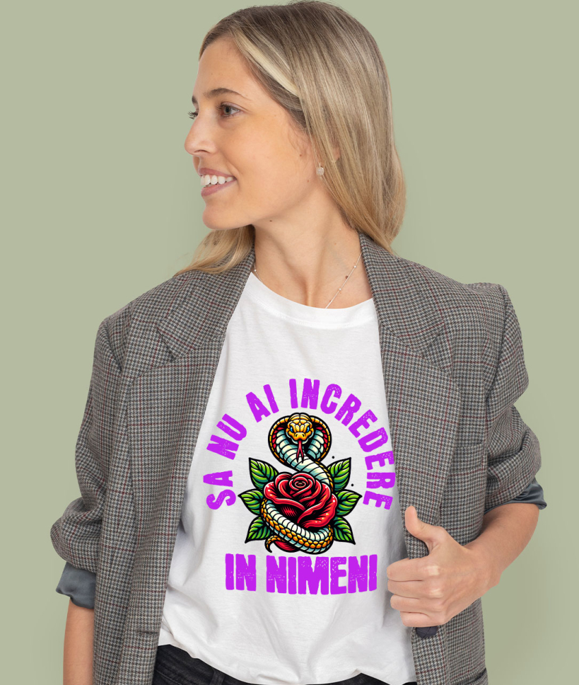 Tricou Femei, Barbati, Copii, Fata, Baiat, Unisex Personalizat Șarpe cu Trandafir Roșu și Text „Să Nu Ai Încredere în Nimeni” | Cadouri Personalizate pentru Femei, Familie și Prieteni [2]