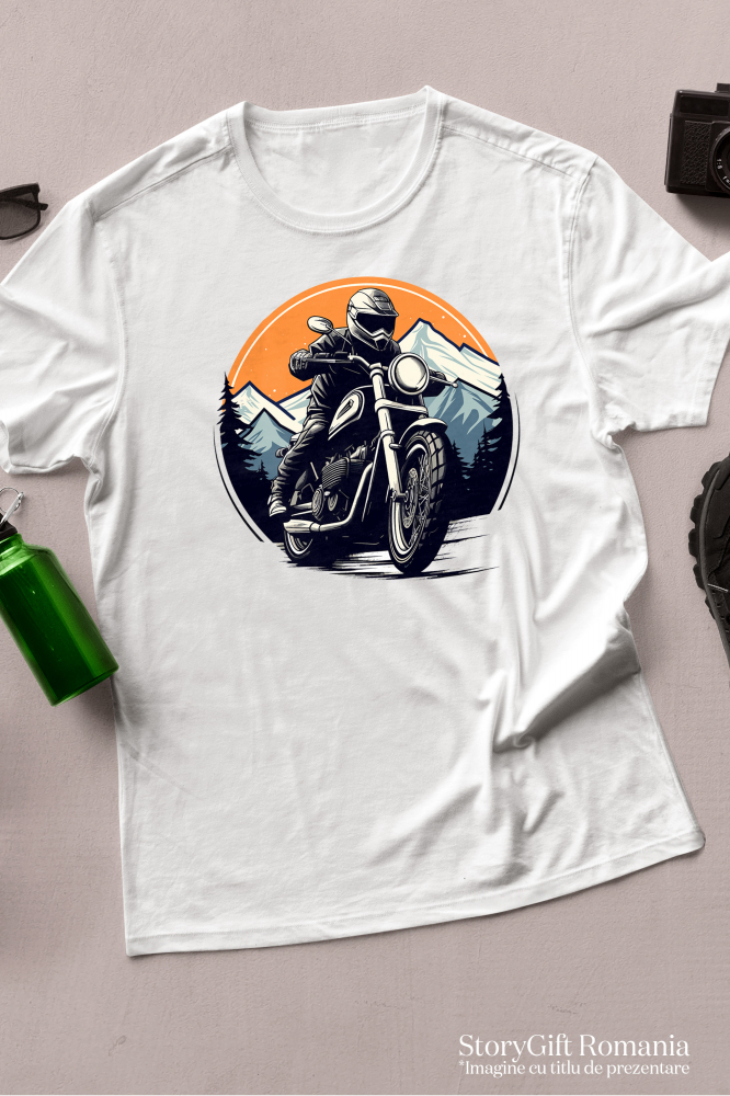 Tricou Femei cu un motociclist care se plimba cu motocicleta, ilustratie, trece printr-o padure, munti, cerc  cu imprimeu pe Fata, 100% Bumbac, Alb, L [3]