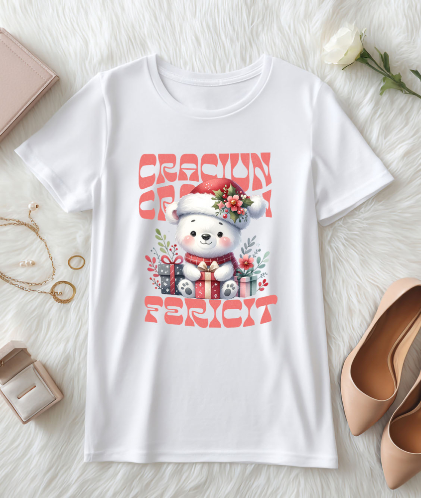 Tricou Femei, Barbati, Copii, Fata, Baiat, Unisex Personalizat Urs Alb cu Fular și Căciulă Moș Crăciun – Cadouri Colorate pentru un Crăciun Fericit [3]