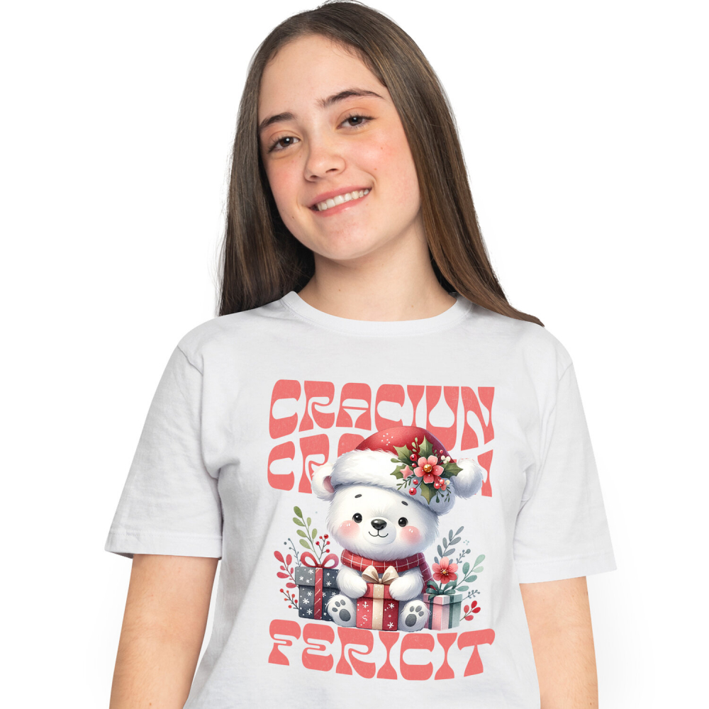 Tricou Femei, Barbati, Copii, Fata, Baiat, Unisex Personalizat Urs Alb cu Fular și Căciulă Moș Crăciun – Cadouri Colorate pentru un Crăciun Fericit [1]