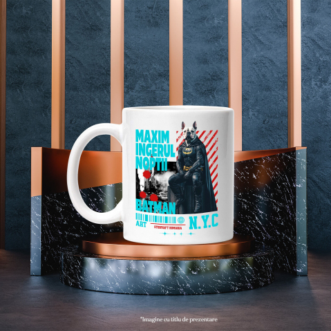 Cana cu Animal In Costum de Batman pe Strazile din New York City, Peronalizata cu Numele si Poza Animalului Tau cu Maner Alb [5]