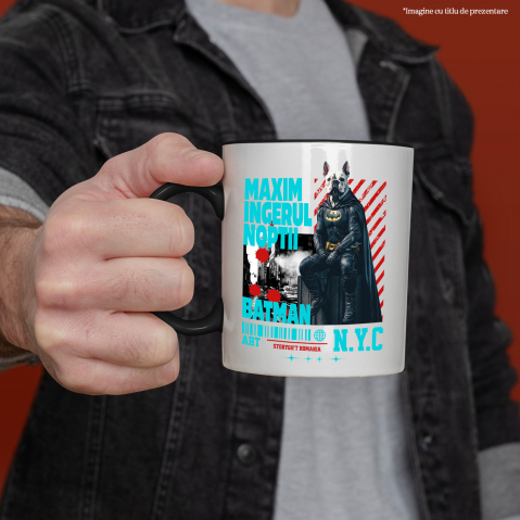 Cana cu Animal In Costum de Batman pe Strazile din New York City, Peronalizata cu Numele si Poza Animalului Tau cu Maner Negru [3]