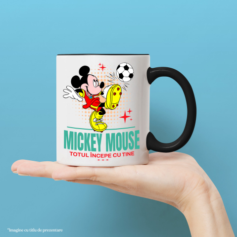 cana-mickey-se-distreaza-fotbalul.jpg [1]