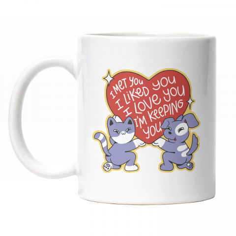 Maner Alb - Cana Cu Pisica Si Caine Tinand O Inima mare, Mesaj In Engleza I Met You I Liked You I Love You I'm Keeping You, Pisici Si Motani, Iubitorii De Animale Blanoase, Roz, 330 ml, Maner Alb