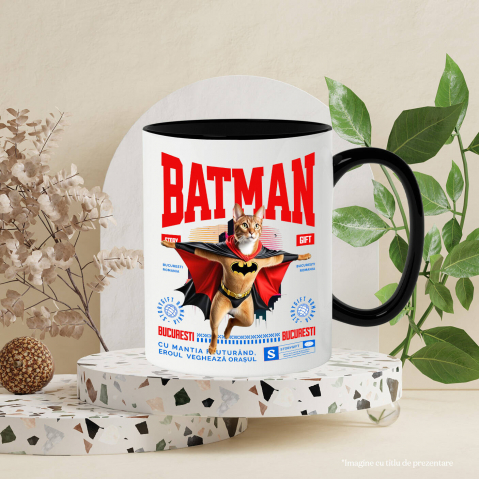 Cana Personalizata Pisica Abisinian în Costum de Batman – Un Supererou Drăgălaș pentru Iubitorii de Pisici [2]