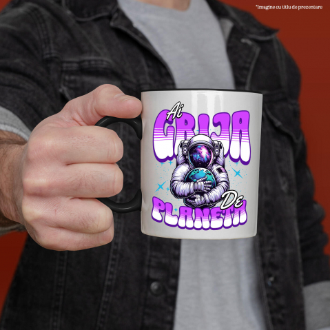 Cana Personalizata "Produse personalizate ecologice – Astronaut în costum spațial îmbrățișând planeta Pământ" [1]