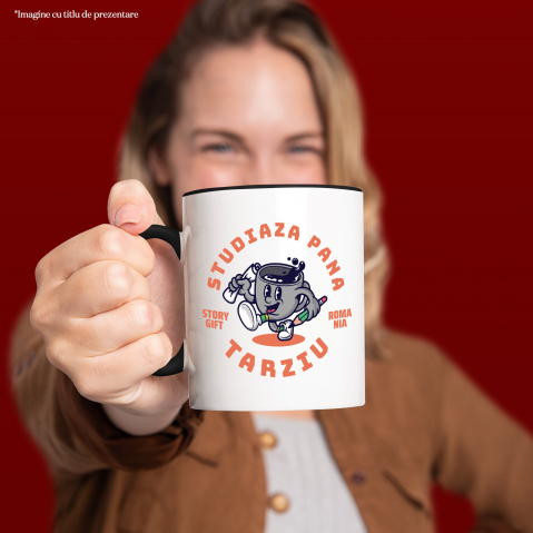 Cana Personalizata „Cană De Cafea Veselă 'Studiana Până Târziu' – Cadou pentru Studenți și Iubitorii De Cafea” [1]