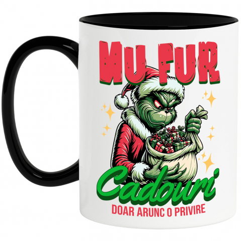 Cana Personalizata Grinch în Costum de Moș Crăciun cu Sac de Cadouri – „Doar Arunc o Privire” pentru un Crăciun Amuzant