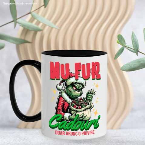 Cana Personalizata Grinch în Costum de Moș Crăciun cu Sac de Cadouri – „Doar Arunc o Privire” pentru un Crăciun Amuzant [2]