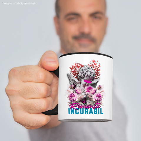 Cana Personalizata Statuie Înger Copil cu Flori Roz și Mesaj „Romantic Incurabil” – Cadou Personalizat [1]