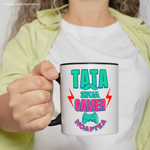 Cana Personalizata Manetă De Jocuri Personalizată – Cadou Pentru Tata Gamer „Noaptea Gamer, Ziua Iubitorii De Lume Virtuală” [1]